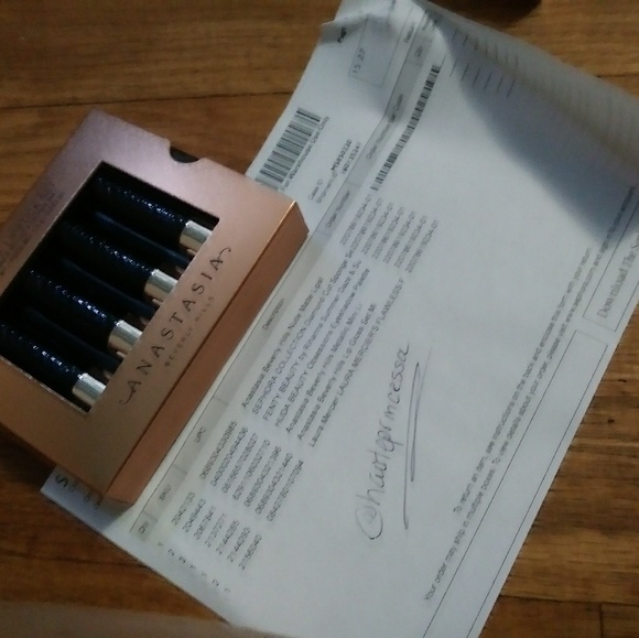 🔺BOGO 1/2 OFF🔺ABH Dead Roses MINI matte lippie - Picture 6 of 7